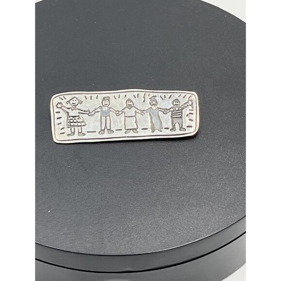 E.F.S. MEXICO 925 Silver - Vintage Save the Children/ Holding Hands Brooch Pin - Picture 3 of 10